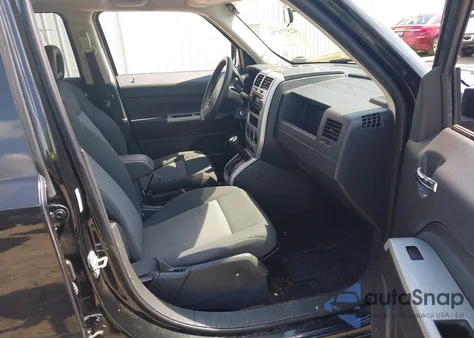 2008 Jeep Patriot Sport из США, поврежденный, VIN 1J8FF28W58D543970